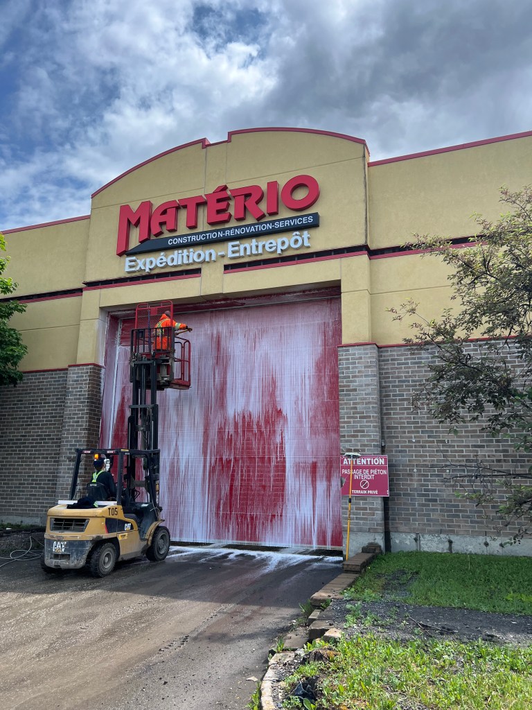 Lavage à pression de maison et bâtiment